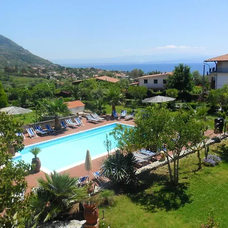 2 Bedrooms Apartement At 600 M Away From The With Shared Pool Furnished Garden And Wifi * Santa María